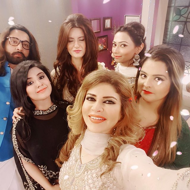 mishi khan selfie