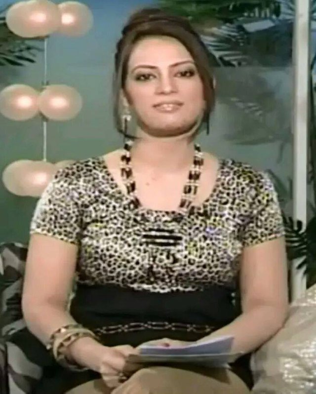 Farah Sadia (Husssain) old show