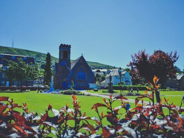   Duncansburgh MacIntosh Parish Church in Fort William, Scotland. Photo by Alis Monte [CC BY-SA 4.0], via Connecting the Dots