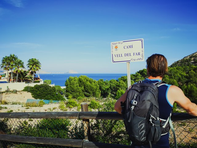   Entrance to Camino del Faro in Serra Gelada, Spain. Photo by Aiste [CC BY-SA 4.0], via Connecting the Dots