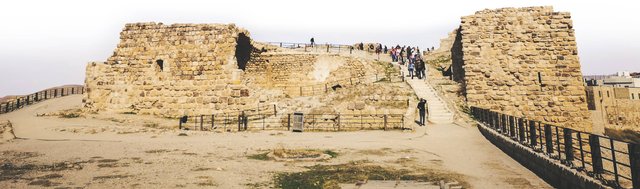   AL-Karak Castle is shattered, but imposed. Photo by Alis Monte [CC BY-SA 4.0], via Connecting the Dots