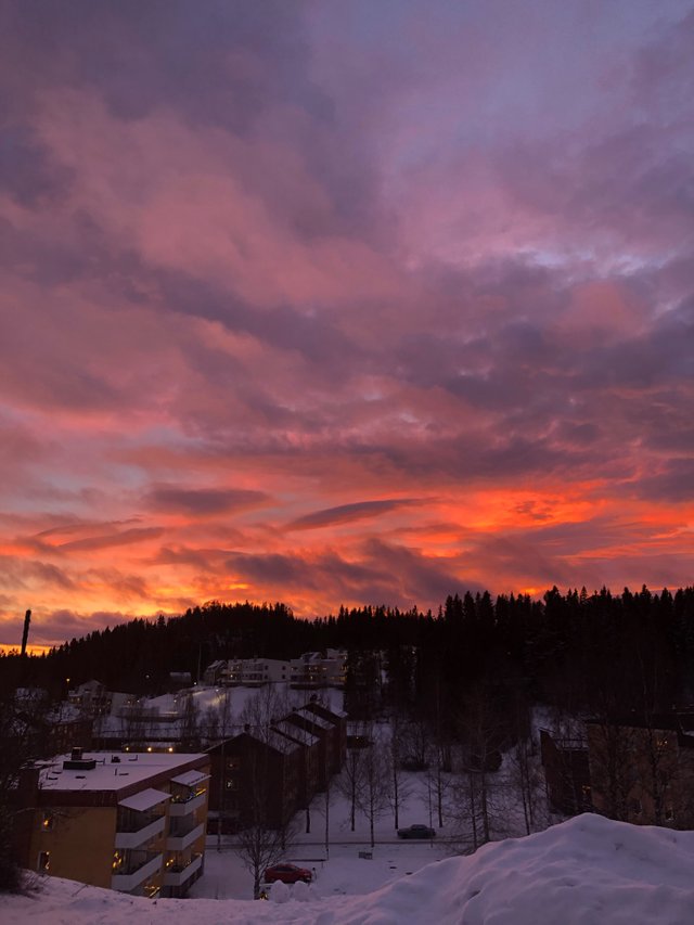 https://d1vof77qrk4l5q.cloudfront.net/img/bigapplebo-beautiful-nordic-sunset-av7j88mb-1547134967451.jpg