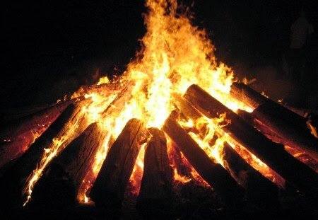 https://d1vof77qrk4l5q.cloudfront.net/img/moghul-happy-sankranthi-today-is-bhogi-festival-wkljyxkp-1547451429261.jpg