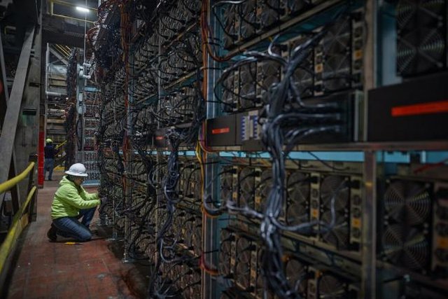 Cryptocurrency Mining Farm