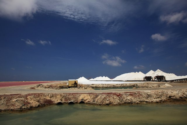 Bonaire salt pier