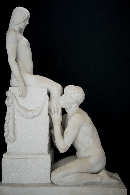 Sculpture Couple