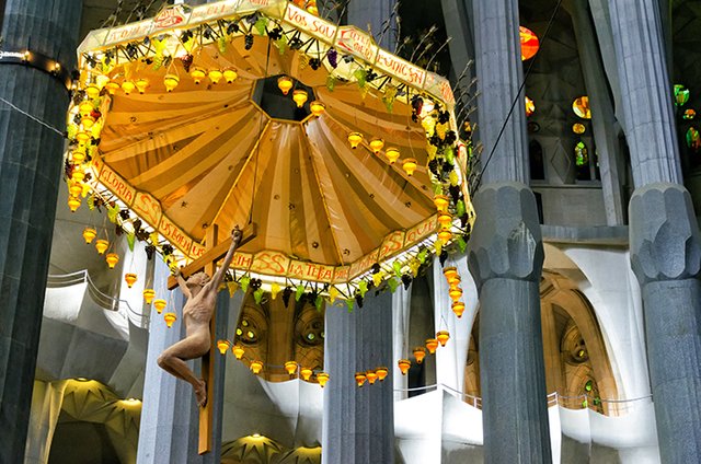 spain_barcelona_n_altar_sagrada_familia_basilica.jpg