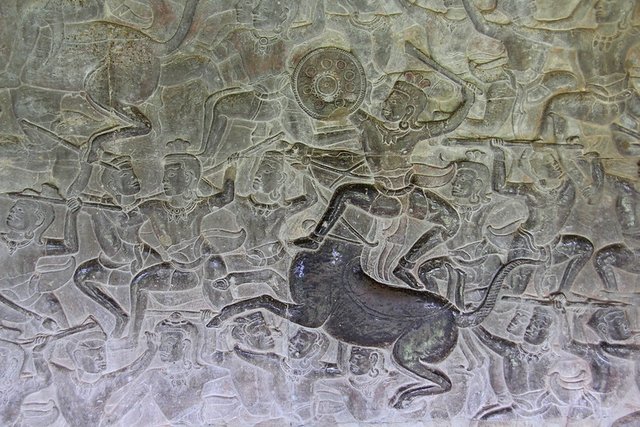 Relief carvings Angkor Wat 2.jpg