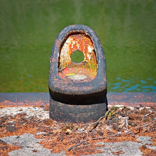 Rusty mooring-post