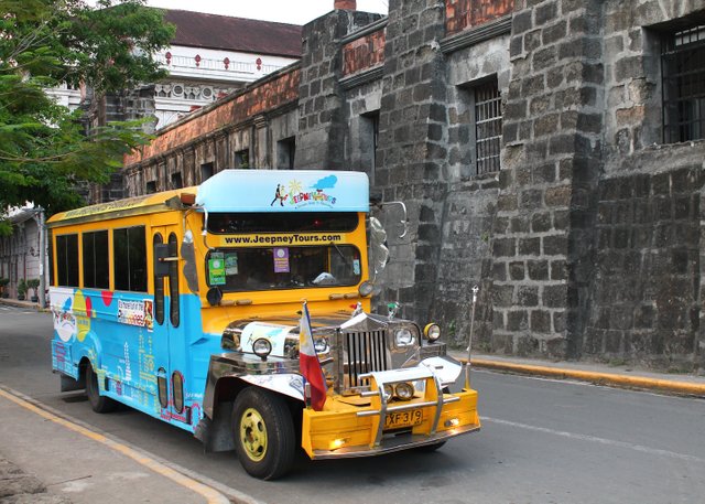 Jeepney_in_Intramuros.jpg