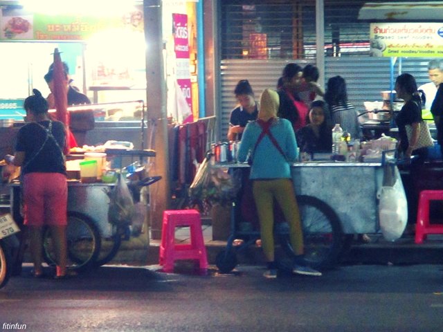 Deranged street food bangkok fitinfun.jpg