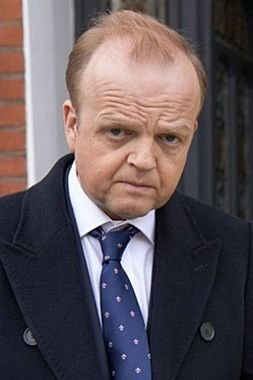 la taupe toby jones as percy alleline.jpg