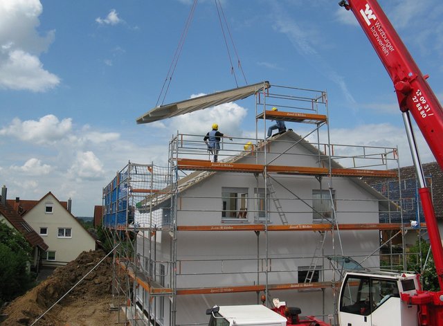 housebuilding1407499_1280.jpg