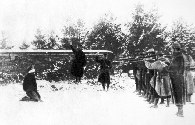 1917__Execution_à_Verdun_lors_des_mutineries.jpg