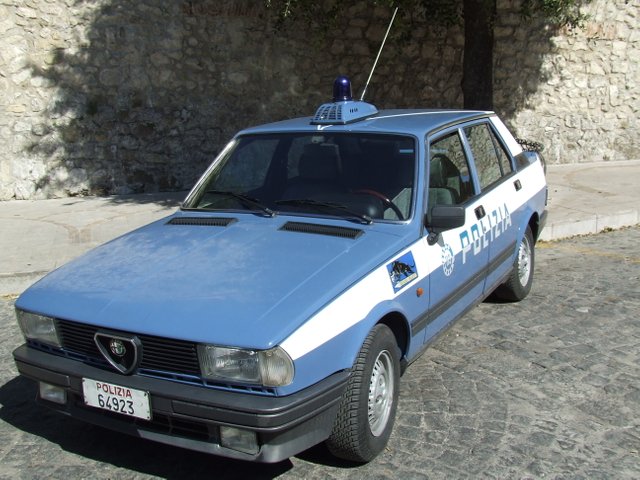 Polizia_di_stato_giulietta.JPG