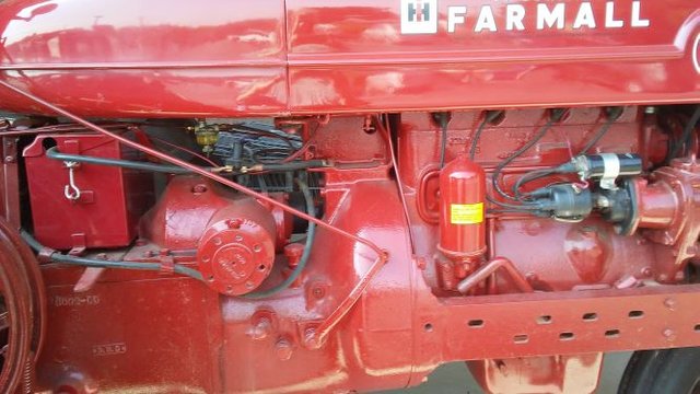 6 close up tractor motor mono only maybe.jpg