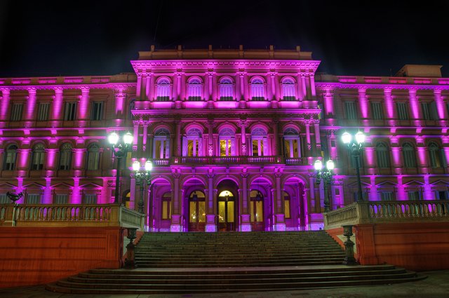 pink_house_hdr_reduced1.jpg