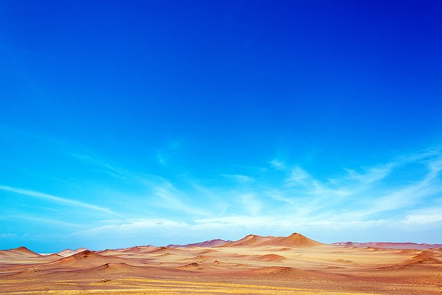 paracas_dry_desert_and_blue_sky_view_reduced1.jpg