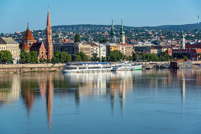 hungary_budapest_buda_view_river_reflection_reduced1.jpg