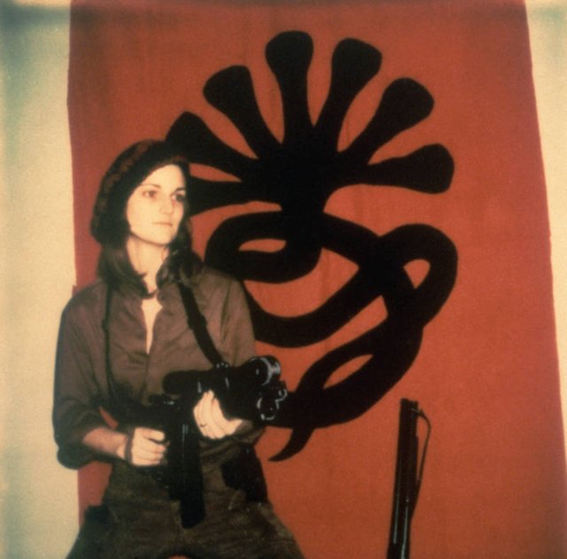 pattyhearstgun.jpg