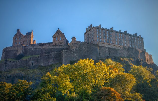 edinburgh997077_1920.jpg