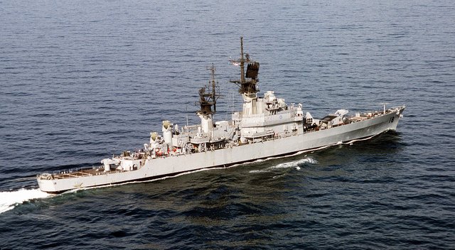 USS Worden CG18.jpg