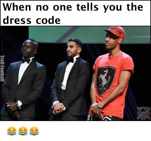 whennoonetellsyouthedresscode😂😂😂12139217.png