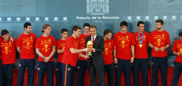 President Zapatero with FIFA world cup cropped.jpg