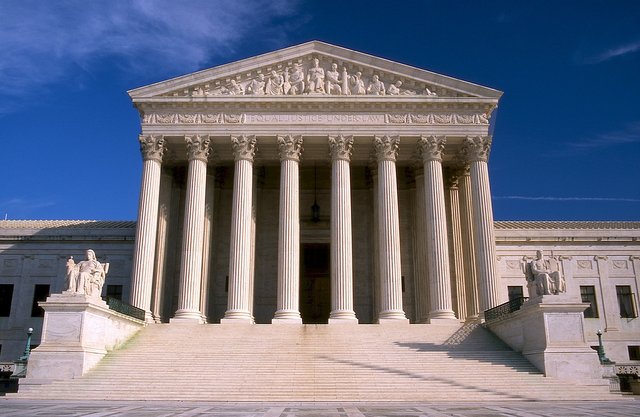 supremecourt546279_1920.jpg