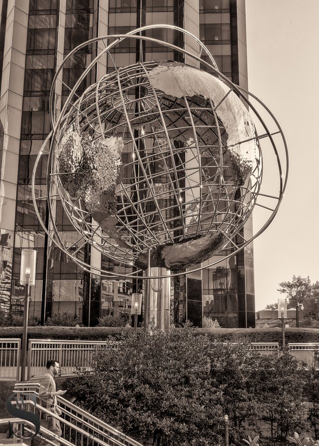 1 globe at columbus circle2.jpg