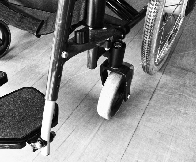 blackandwhitewheelchairvehicleblackfurniture546134pxhere.com.jpg