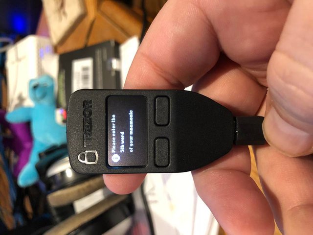 Replacing Ledger Nano S w/ Trezor hardware wallet — Steemit