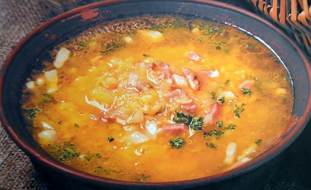 Pea soup with smoked ribs..jpg