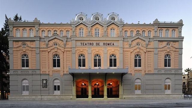 Fachada-Teatro-Romea-Murcia_EDIIMA20150805_0244_20.jpg