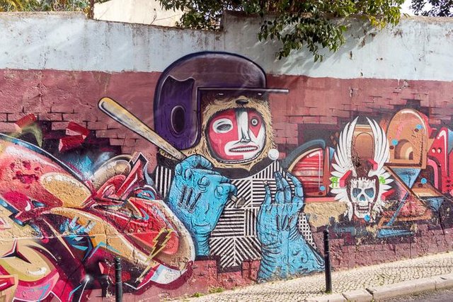 81 Street Art In Lisbon DSC07842.jpg