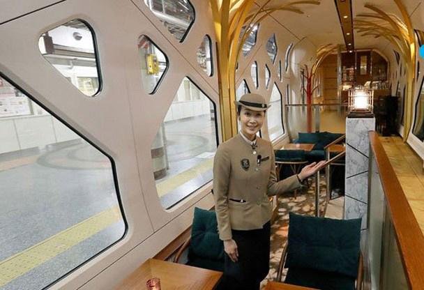 worlds-most-luxurious-train-3.jpg