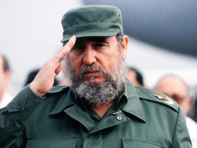 fidel-castro-salute.jpg