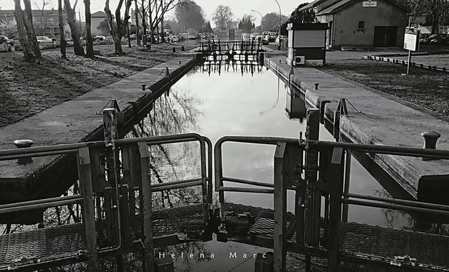 20160316_180826_canal betn.jpg