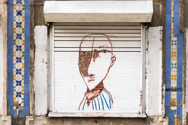 45 Street Art In Lisbon DSC00235.jpg