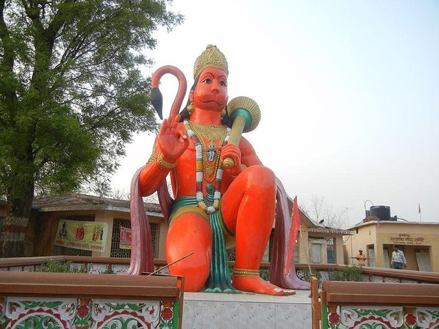 800px-LORD_HANUMAN.JPG