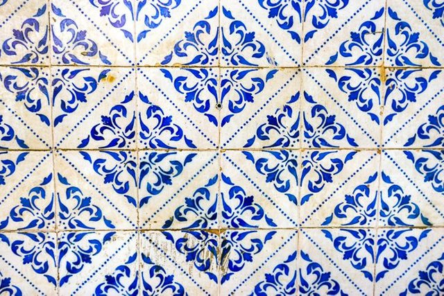 24 Collection Of Lisbon Tiles DSC05553.jpg
