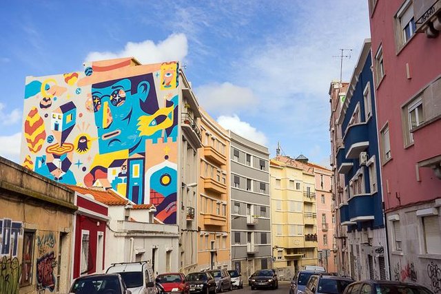 83 Street Art In Lisbon DSC07846.jpg