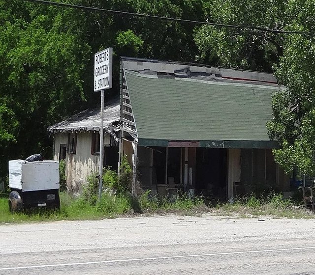 redneck gas station.JPG