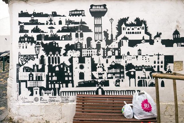17 Street Art In Lisbon DSC04039.jpg