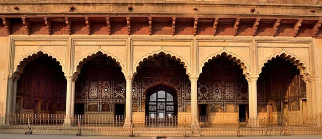 Sheesh_Mahal_(Lahore_Fort).jpg