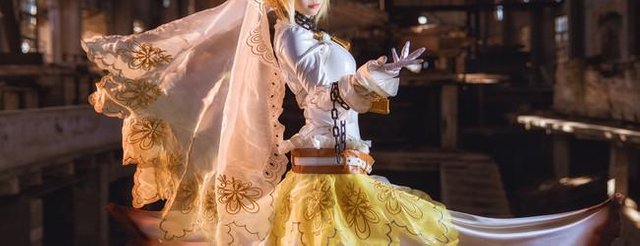 Armed-Busty-NeroClaudius-Cosplay-5.jpg