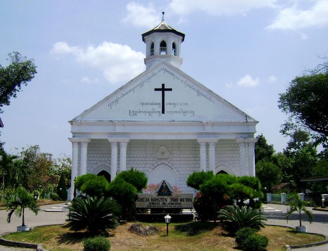 gereja-200343_1280.jpg