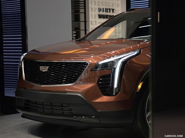 2019_cadillac_xt4_16_1600x1200.jpg