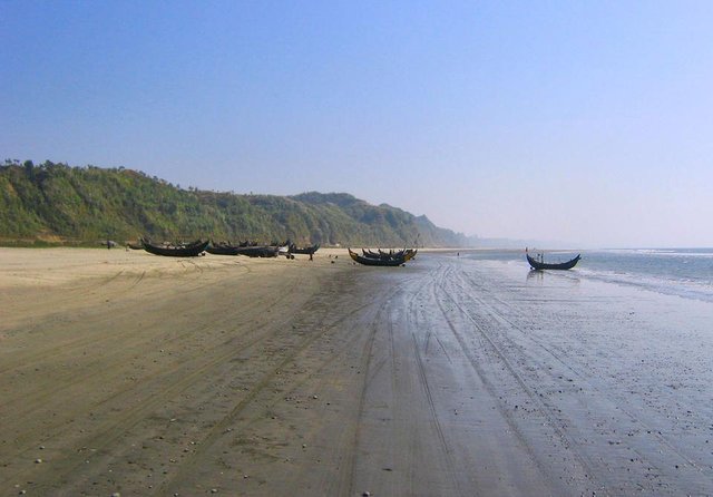 1200px-Cox's_Bazar_boats.jpg