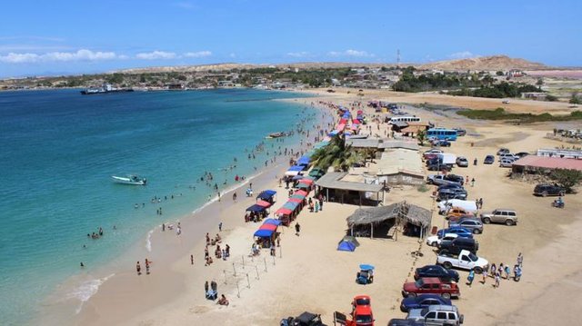 Carnaval-2015.Vic-de-P.O.T.Hazel-Chaudary.Recorre-Playa-Castillo.-Araya-.Fotorep-JJAGUILARTE..-Cumana-Edo-Sucre-2.jpg